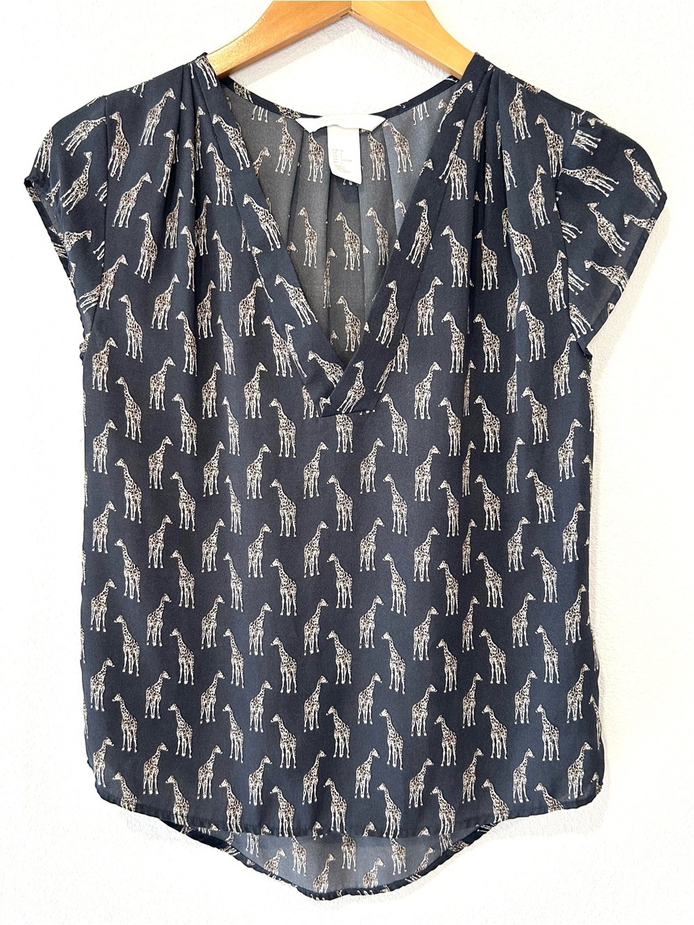H&M Conscious Giraffe Print Short Sleeve Top Animal Safari Quirky Casual Size 2